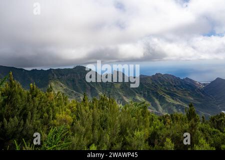 Vista sui monti Anaga a Tenerife, Spagna Foto Stock