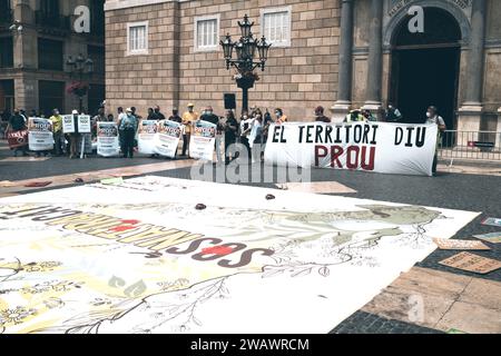 Barcellona, Spagna - 5 giugno 2021: Protesta autorizzata chiedendo più azione sulle politiche ambientali Foto Stock