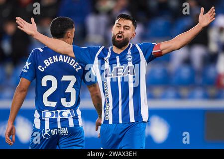 Vitoria, Spagna. 6 gennaio 2024. Ruben Duarte del Deportivo Alaves reagisce durante la partita della Copa El Rey Round del 32 tra il Deportivo Alaves e il Real Betis Balompie al Mendizorrotza Stadium il 6 gennaio 2024 a Vitoria, in Spagna. Credito: Cesar Ortiz Gonzalez/Alamy Live News Foto Stock