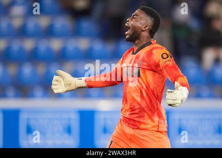 Vitoria, Spagna. 6 gennaio 2024. Jesus Owono del Deportivo Alaves reagisce durante la partita della Copa El Rey Round del 32 tra il Deportivo Alaves e il Real Betis Balompie allo Stadio Mendizorrotza il 6 gennaio 2024 a Vitoria, in Spagna. Credito: Cesar Ortiz Gonzalez/Alamy Live News Foto Stock