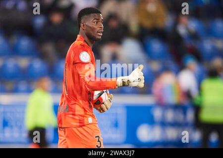 Vitoria, Spagna. 6 gennaio 2024. Jesus Owono del Deportivo Alaves reagisce durante la partita della Copa El Rey Round del 32 tra il Deportivo Alaves e il Real Betis Balompie allo Stadio Mendizorrotza il 6 gennaio 2024 a Vitoria, in Spagna. Credito: Cesar Ortiz Gonzalez/Alamy Live News Foto Stock