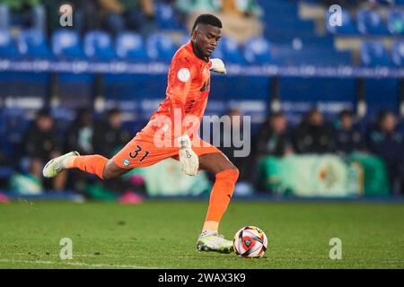 Vitoria, Spagna. 6 gennaio 2024. Jesus Owono del Deportivo Alaves in azione durante il round della Copa El Rey 32 match tra il Deportivo Alaves e il Real Betis Balompie al Mendizorrotza Stadium il 6 gennaio 2024 a Vitoria, in Spagna. Credito: Cesar Ortiz Gonzalez/Alamy Live News Foto Stock