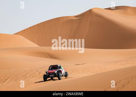 Al Duwadimi, Arabia Saudita. 7 gennaio 2024. 329 AKEEL Danial (sau), DUPLE Stéphane (fra), Wevers Sport, Taurus T3 Max, FIA Challenger, FIA W2RC, azione durante la seconda fase della Dakar 2024 il 7 gennaio 2024 tra al Henakiyah e al Duwadimi, Arabia Saudita - foto Florent Gooden/DPPI Credit: DPPI Media/Alamy Live News Foto Stock