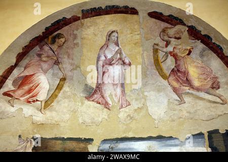Italia Umbria Foligno: Palazzo Trinci. Ospita una galleria d'arte e un museo archeologico Martirio e Gloria di Santa Caterina d'Alessandria. Metà del XVI secolo di Adonis doni. Affresco staccato Foto Stock