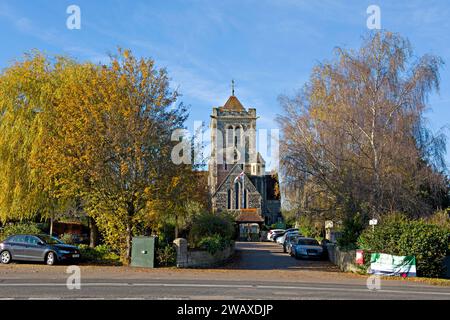 St Giles Church, situata nel villaggio Kentish di Shipbourne Foto Stock