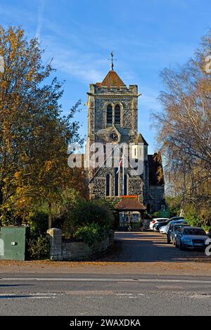 St Giles Church, situata nel villaggio Kentish di Shipbourne Foto Stock