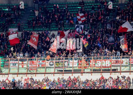 17 dicembre 2023 Milano - Italia - sport, calcio - Milano vs Monza Campionato Italiano 2023/2024 - Stadio G. Meazza - nella foto: Tifosi Monza Foto Stock