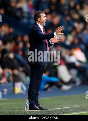 Il manager dell'Aldershot Town Tommy Widdrington gestì la linea di contatto durante la partita del terzo turno della Emirates fa Cup agli Hawthorns, West Bromwich. Data foto: Domenica 7 gennaio 2024. Foto Stock