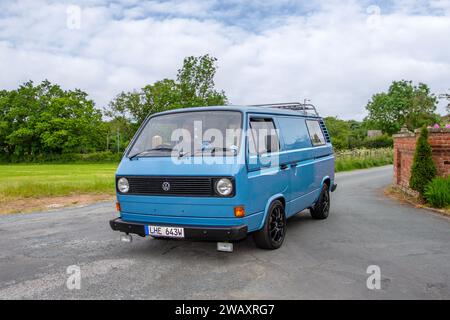 Anni '1981 80 anni '80 Blu VW Volkswagen Campervan 45 HR benzina 1641 cc Foto Stock