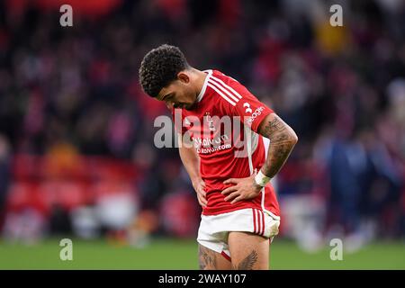 Nottingham domenica 7 gennaio 2024. Morgan Gibbs-White del Nottingham Forest Looking è stato espulso dopo il fischio finale durante la partita del terzo turno di fa Cup tra Nottingham Forest e Blackpool al City Ground, Nottingham domenica 7 gennaio 2024. (Foto: Jon Hobley | mi News) crediti: MI News & Sport /Alamy Live News Foto Stock