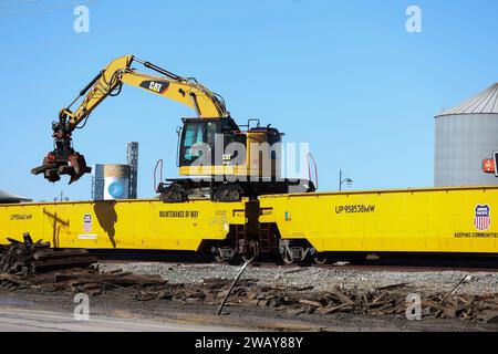 6 gennaio 2024: A Union Pacific Railroad Maintenance of Way Crew lavora su una sezione di binario a Hutto, Texas, circa 20 miglia a nord-est del centro di Austin, il 6 gennaio 2024. (Immagine di credito: © Scott Coleman/ZUMA Press Wire) SOLO USO EDITORIALE! Non per USO commerciale! Foto Stock