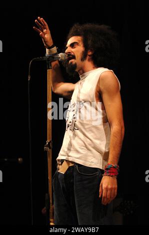 Milano Italia 2004-04-22 : Caparezza ,cantante italiana,durante il concerto dal vivo al Madzapalace Foto Stock