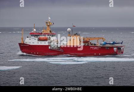 Rompighiaccio RRS Ernest Shackleton nel passaggio a nord-ovest Foto Stock