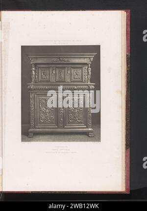 Madia di legno francese del XVII secolo, sulla rétrospective espositiva del 1877 a Lione, Francia, Anonymous, 1877 - in o prima del 1880 stampa fotomeccanica Lyonprinter: Paris paper ornamental cupboard (+ legno e altro materiale fitogenico) Lione Foto Stock