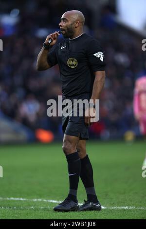 Peterborough, Regno Unito. 7 gennaio 2024. L'arbitro Sam Allison al terzo round della Peterborough United vs Leeds United Emirates fa Cup, al Weston Homes Stadium, Peterborough, Cambridgeshire, il 7 gennaio 2024. Credito: Paul Marriott/Alamy Live News Foto Stock