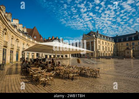 Place de la Liberation, Digione, Departement Cote d'Or, Bourgogne-Franche-Comte, Borgogna, Francia Foto Stock