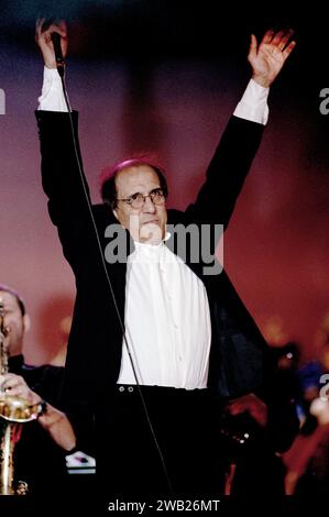 Bologna Italia 1997-09-28 : Adriano Celentano, concerto dal vivo al 23° Congresso Eucaristico Nazionale Foto Stock