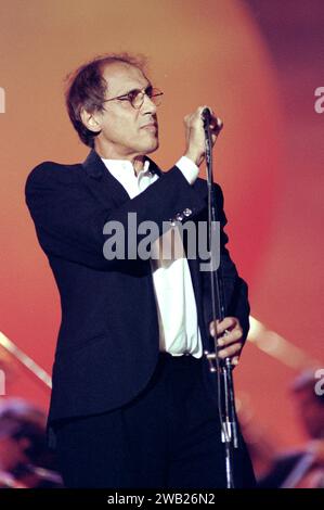 Bologna Italia 1997-09-28 : Adriano Celentano, concerto dal vivo al 23° Congresso Eucaristico Nazionale Foto Stock