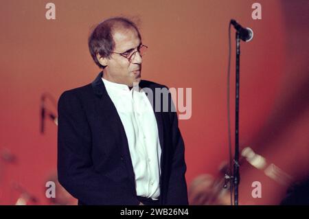 Bologna Italia 1997-09-28 : Adriano Celentano, concerto dal vivo al 23° Congresso Eucaristico Nazionale Foto Stock