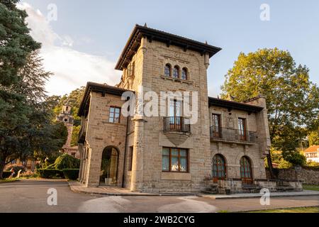 Puente Viesgo, Spagna. La Casona di Fuentes Pila, edificio attuale che ospita il Municipio Foto Stock