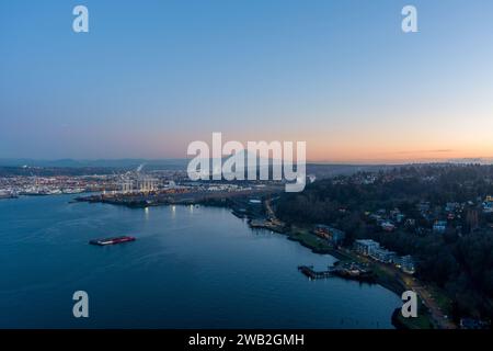 Vista aerea del Monte Rainier e di West Seattle Foto Stock