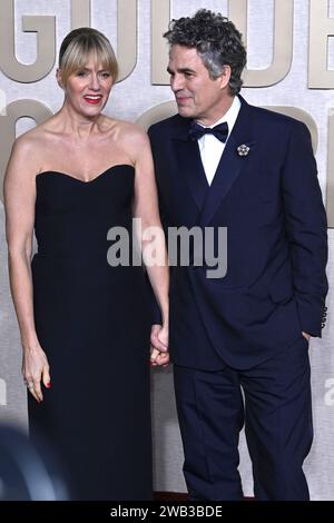 Sunrise Coigney mit Ehemann Mark Ruffalo bei der Verleihung der 81. Golden Globe Awards al Beverly Hilton Hotel. Beverly Hills, 07.01.2024 *** Sunrise Coigney con il marito Mark Ruffalo ai Golden Globe Awards 81 al Beverly Hilton Hotel Beverly Hills, 07 01 2024 foto:XJ.xBlocx/xFuturexImagex globes 2024 4291 Foto Stock