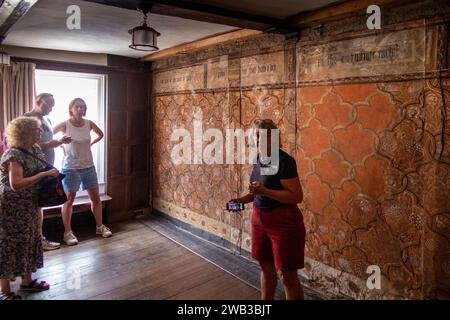 Regno Unito, Inghilterra, Oxfordshire, Oxford, Cornmarket Street, camera dipinta, decorazione elisabettiana dell'ex taverna della Corona Foto Stock