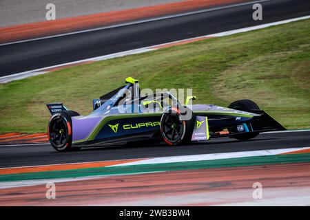 Formazione sulle auto elettriche ABT CUPRA Formula e sul circuito Ricardo Tormo di Valencia durante il test ABB FIA Formula e 2024 Foto Stock