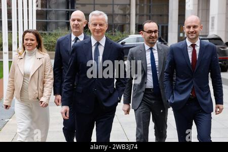 Il ministro francese dell'economia e delle finanze Bruno le Maire e il ministro francese junior dei conti pubblici Thomas Cazenave e il ministro francese junior delle piccole e medie imprese, industrie artigianali e Turismo Olivia Gregoire e il ministro francese Junior per la transizione digitale e le telecomunicazioni Jean-Noel Barrot e il ministro francese Junior per l'industria Roland Lescure per il nuovo anno al Ministero dell'economia, delle Finanze e della sovranità industriale e digitale, a Parigi, in Francia, l'8 gennaio 2024. Foto di Jean-Bernard Vernier/JBV News/ABACAPRESS.COM Foto Stock