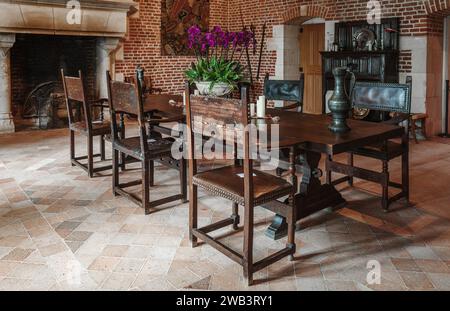 Amboise, Francia - 12 agosto 2023: Sala da pranzo Leonardo da Vincis nel castello di le Clos luce, dove visse per gli ultimi tre anni della sua vita Foto Stock