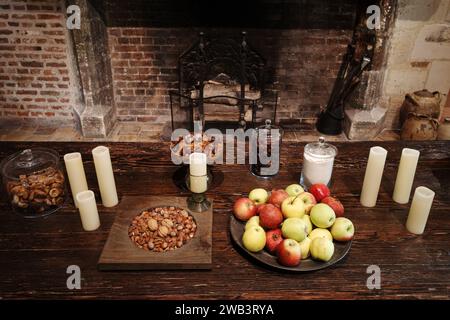 Amboise, Francia - 12 agosto 2023: Sala da pranzo Leonardo da Vincis nel castello di le Clos luce, dove visse per gli ultimi tre anni della sua vita Foto Stock