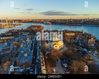 Vista dall'alto dell'isola di Skeppsholmen nel centro di stoccolma, inizio primavera. Eric Ericson Hall Foto Stock