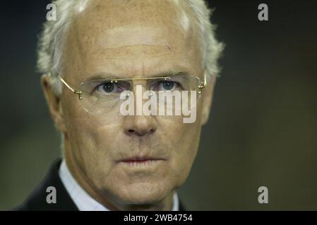 ARCHIVFOTO zum Tod von FRANZ BECKENBAUER (Der Kaiser) AM 7.1.2024 Fussball Champions League, Madrid 19.02.2003 CL Real Madrid - Borussia Dortmund 2-1 Franz Beckenbauer © Peter Schatz / Alamy Live News Foto Stock