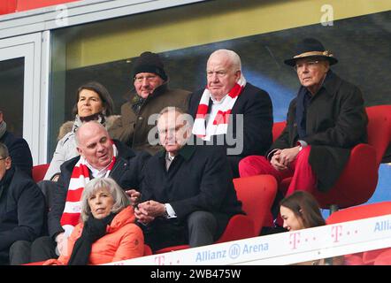 ARCHIVFOTO zum Tod von FRANZ BECKENBAUER (Der Kaiser) AM 7.1.2024 Karl-Heinz RUMMENIGGE (CEO, Vorstandsvorsitzender FCB AG), Presidente e Presidente Uli HOENESS (FCB), Franz BECKENBAUER con HAT (ex presidente FCB, capitano d'onore FCB) Walter MENNEKES, imprenditore, vice presidente del FC Bayern, FC BAYERN MONACO - VFL WOLFSBURG 6-0 1.Lega calcio tedesca , Monaco di Baviera, 09 marzo 2019 stagione 2018/2019, giorno della partita 25, FCB, München, © Peter Schatz / Alamy Live News Foto Stock