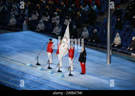 4 FEBBRAIO 2022 - Pechino, Cina: Sci di fondo Wang Qiang, atleta di halfpipe di snowboard Liu Jiayu, giudice aereo Tao Yongchun e capo cinese Foto Stock