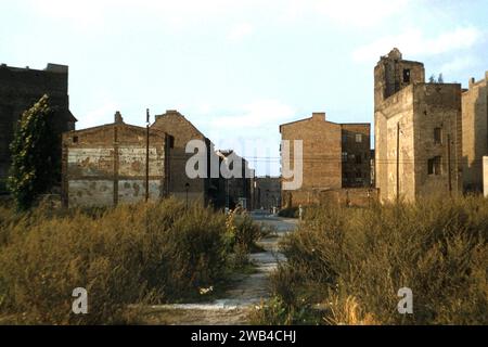 Berlino, città deserta e parzialmente distrutta dopo la seconda guerra mondiale, intorno al 1958 Foto Stock