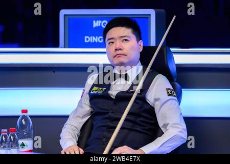 LONDRA, REGNO UNITO. 8 gennaio 2024. Ding Junhui nel giorno 2 match tra Ronnie o'Sullivan Ding Junhui durante il 2024 MRQ Masters all'Alexandra Palace lunedì 8 gennaio 2024 a LONDRA INGHILTERRA. Crediti: Taka G Wu/Alamy Live News Foto Stock