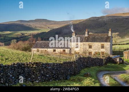 06.01.2024 Austwick, Craven, North Yorkshire, Regno Unito. Fattoria vicino a Feizor nello Yorkshire Dales Foto Stock