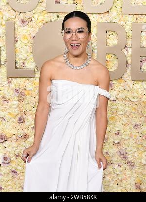 Beverly Hills, USA. 8 gennaio 2024. Ali Wong partecipa al 81° Annual Golden Globe Awards al Beverly Hilton il 7 gennaio 2024 a Beverly Hills, California. Foto: Casey Flanigan/imageSPACE/Sipa USA credito: SIPA USA/Alamy Live News Foto Stock