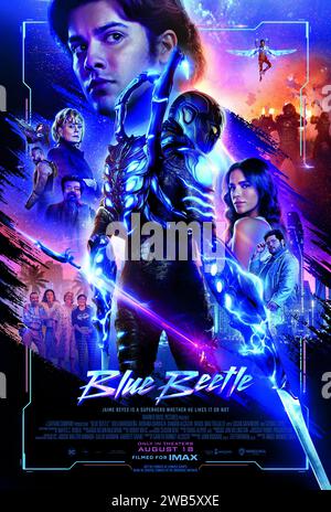 Blue Beetle (2023) diretto da Angel Manuel Soto e interpretato da Xolo Maridueña, Bruna Marquezine e Becky G. uno scarabeo alieno sceglie Jaime Reyes come suo ospite simbiotico, conferendo al recente laureato un'armatura capace di poteri straordinari, cambiò per sempre il suo destino quando divenne il supereroe conosciuto come Blue Beetle. Poster US One sheet ***SOLO PER USO EDITORIALE***. Credito: BFA / Warner Bros Foto Stock