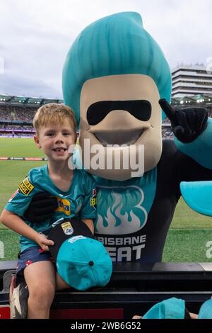 Brisbane, Australia. 7 gennaio 2024. Le mascotte dei Brisbane Heat intratterranno la folla durante il match della Big Bash League tra Brisbane Heat e Hobart Hurrica Foto Stock