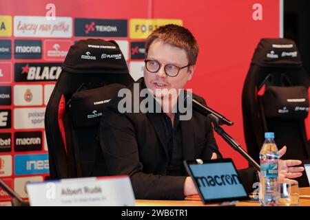 Cracovia, Polonia. 8 gennaio 2024. Jaroslaw Krolewski di Wisla Cracovia visto in una conferenza stampa durante la presentazione del nuovo allenatore di Wisla Cracovia allo Stadio Municipale di Cracovia. Credito: SOPA Images Limited/Alamy Live News Foto Stock