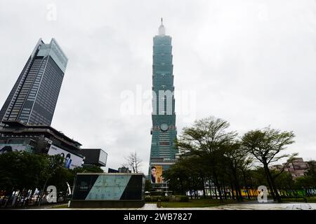 Il grattacielo Taipei 101 nel distretto finanziario di Taipei, Taiwan. Foto Stock