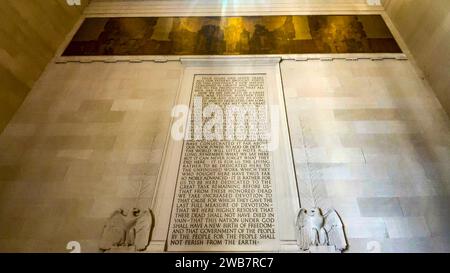 Washington DC, USA; 27 dicembre 2023: Il primo discorso inaugurale del presidente Abraham Lincoln sul muro all'interno del Lincoln Memorial. Foto Stock