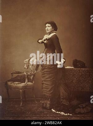 Dame (Lucy) Genevieve Teresa Ward, Contessa de Guerbel nel ruolo di Stephanie, Marquise de Mohrivart in "Forget me Not" dal libro " THE THEATER " A Monthly Review THE DRAMA, MUSIC, AND THE FINE ARTS. A CURA DI CLEMENT SCOTT. DA GENNAIO a GIUGNO 1880. Pubblicato a LONDRA da CHARLES DICKENS & EVANS, 26, WELLINGTON STREET. Foto Stock