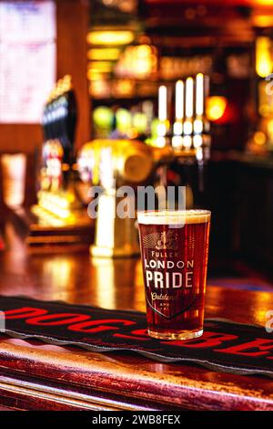 The Dog and Bell Pub, Deptford, Londra, Inghilterra Foto Stock