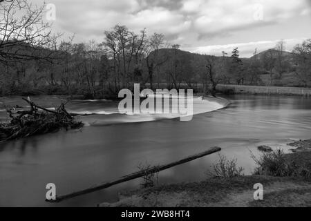 Cascate Horseshoe nella Dee Valley a Llangollen, Denbighshire, Galles, Regno Unito. Dicembre 2023 Foto Stock