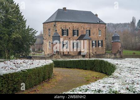 Castello Erenstein in inverno, un castello del XIV secolo situato nella città di Kerkrade, nella provincia del Limburgo, nei Paesi Bassi Foto Stock