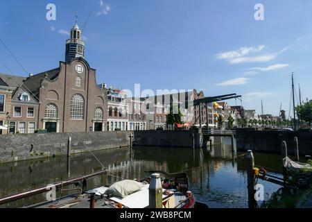 Rotterdam, Paesi Bassi - maggio 27 2017: Storica Delfshaven, pittoresco porto con barche, popolare punto di riferimento turistico a Rotterdam Foto Stock