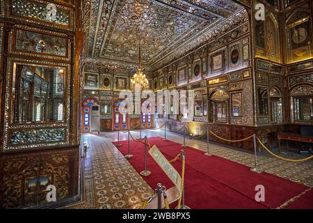 Vista interna del Windcatcher Building (Emarat e Badgir) nel Palazzo del Golestan, sito patrimonio dell'umanità dell'UNESCO. Teheran, Iran. Foto Stock